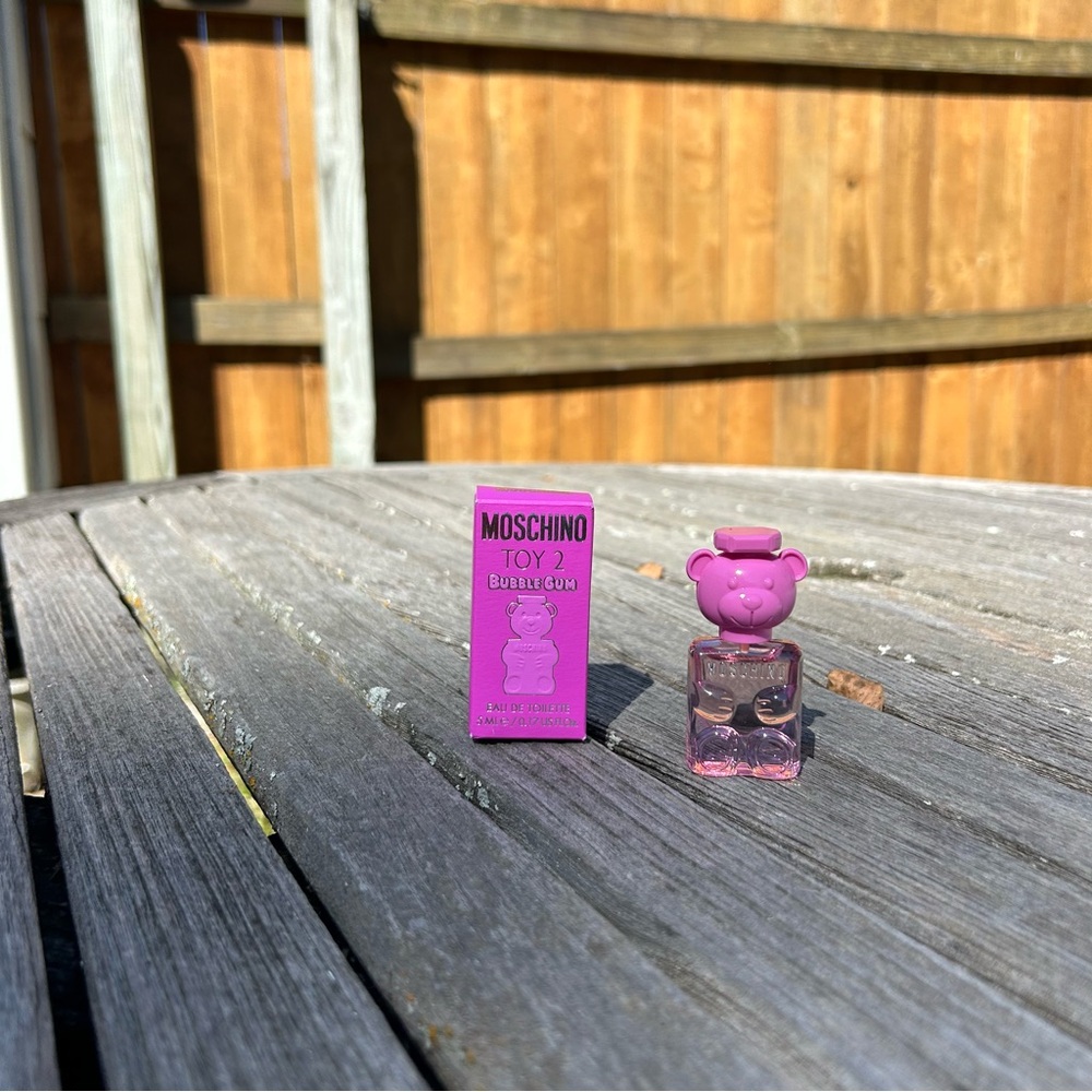 Moschino Toy 2 Bubble Gum Perfume - Pink